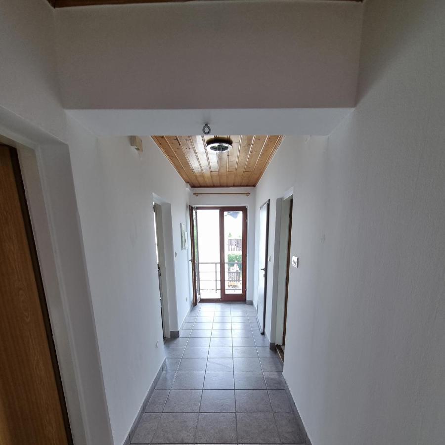 Kiki Privatne Sobe, Zagreb Airport Apartment Velika Gorica Ngoại thất bức ảnh