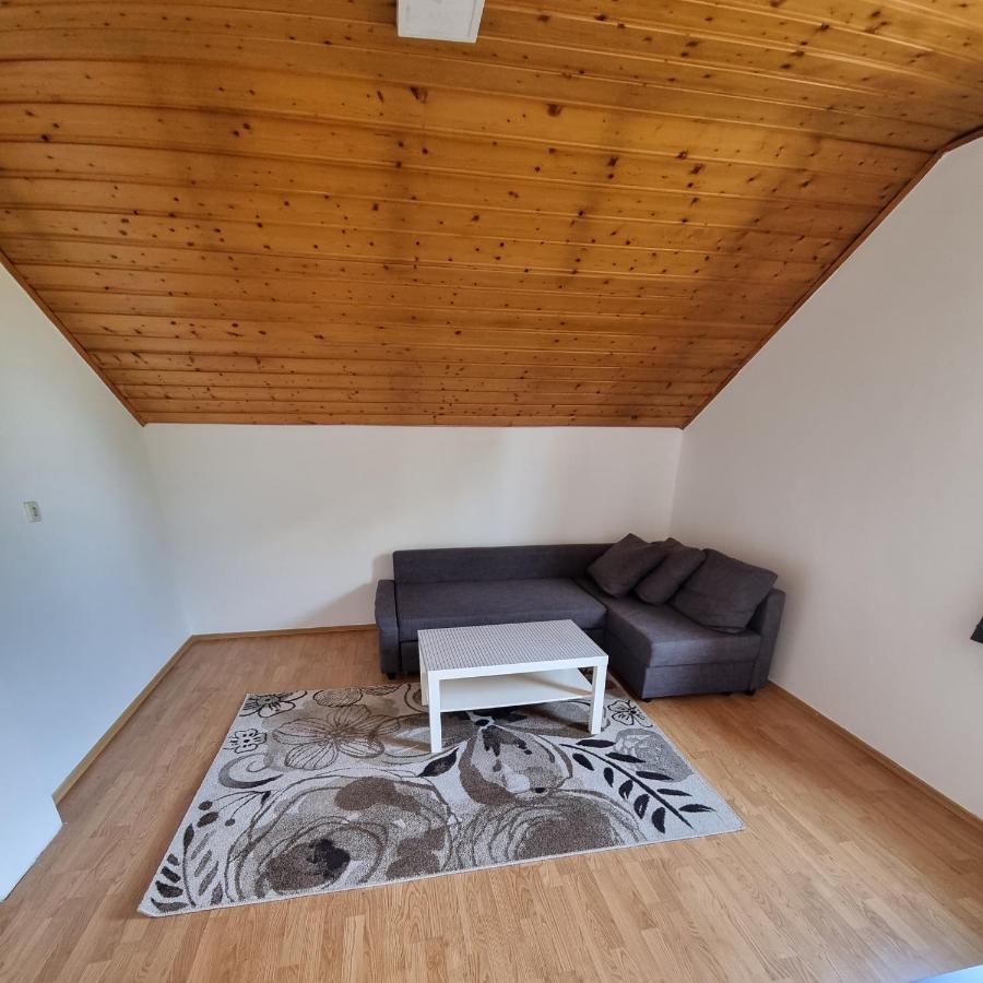 Kiki Privatne Sobe, Zagreb Airport Apartment Velika Gorica Ngoại thất bức ảnh